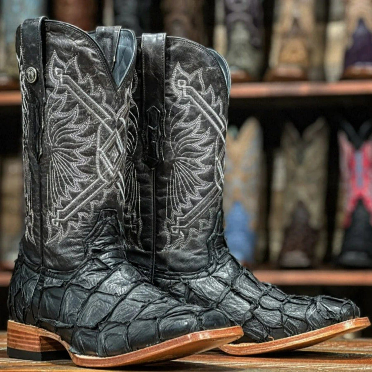 Tanner Mark Boots Boots 6.5 Tanner Mark Men&#39;s Genuine Monster Leather Fish Square Toe Boots Black TMX208004