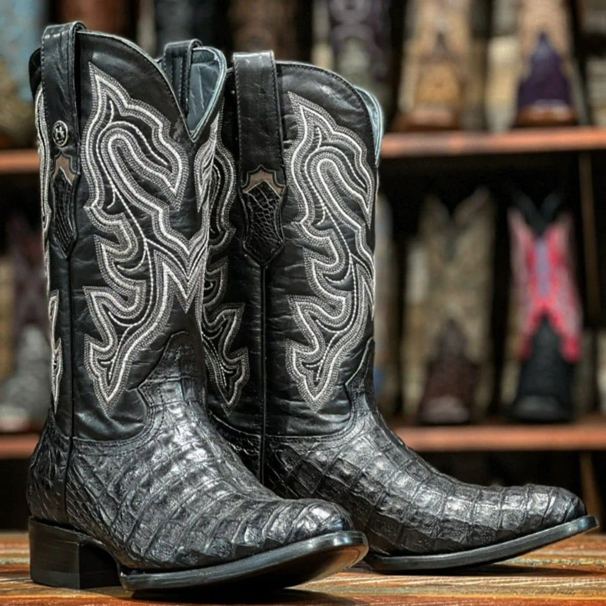 Tanner Mark Boots Boots Tanner Mark Men&#39;s Genuine Caiman Belly Round Toe Boots Black TMX208038