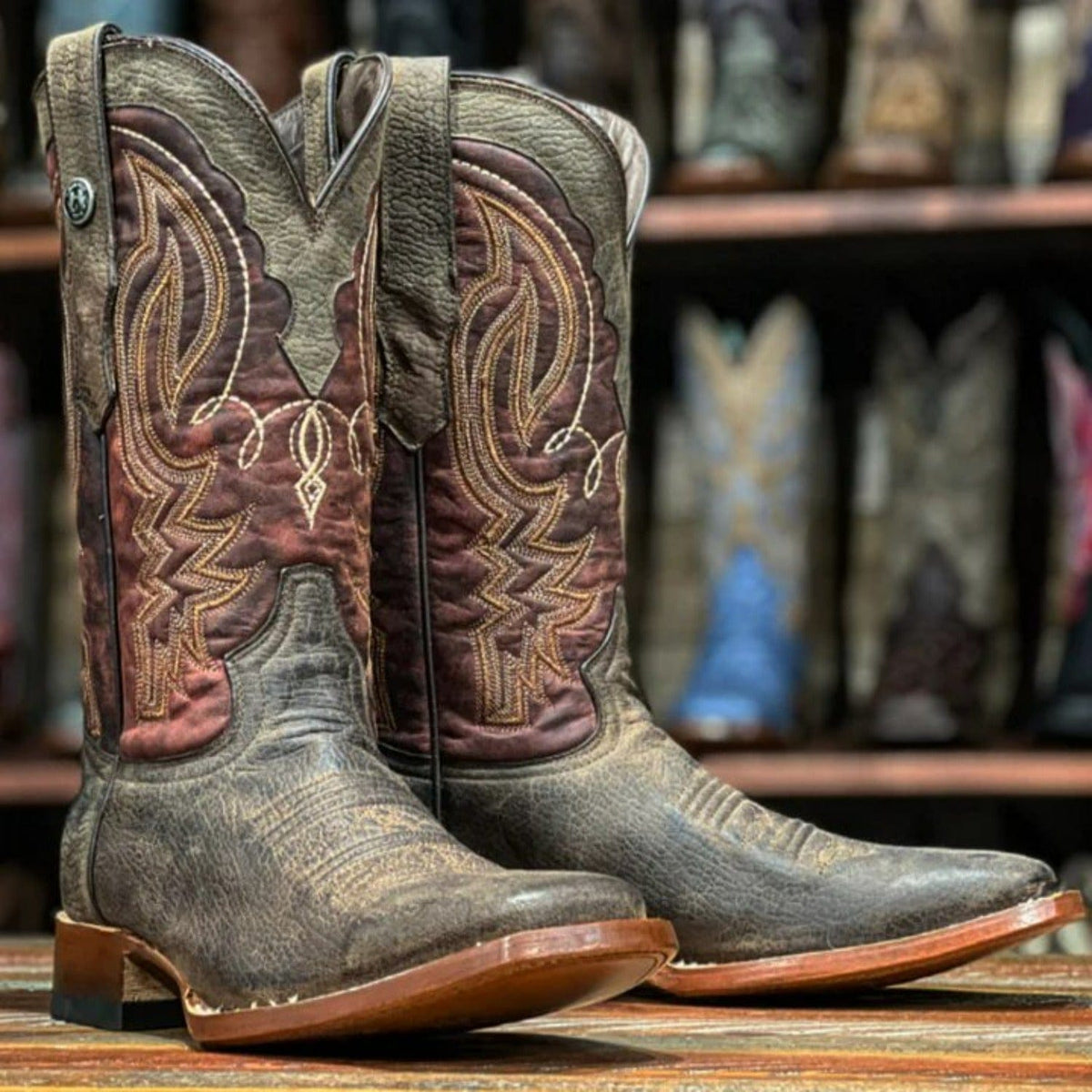 Tanner Mark Boots Boots Tanner Mark Men&#39;s Muleshoe Square Toe Leather Boots Buffalo Brown TM201265