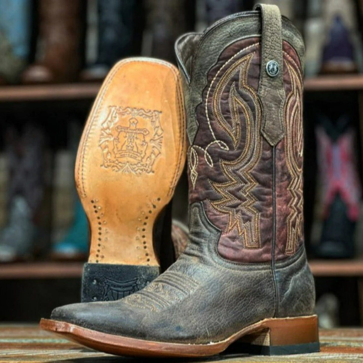Tanner Mark Boots Boots Tanner Mark Men&#39;s Muleshoe Square Toe Leather Boots Buffalo Brown TM201265