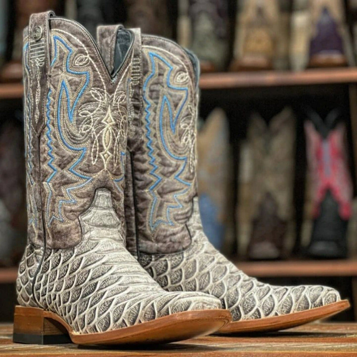 Tanner Mark Boots Boots Tanner Mark Men&#39;s Paxton Python Print Square Toe Boots Natural TM205551