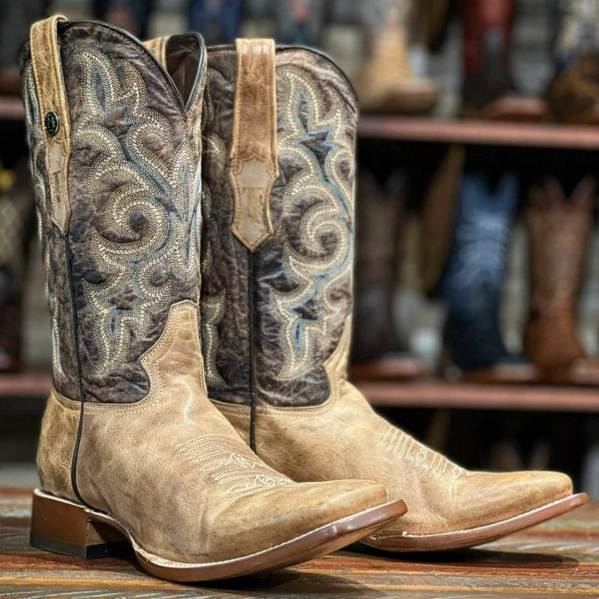 Tanner Mark Boots Boots Tanner Mark Men&#39;s Square Toe Leather Boots Olden Tan TM207042